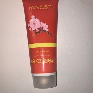 NEW Modesa body lotion